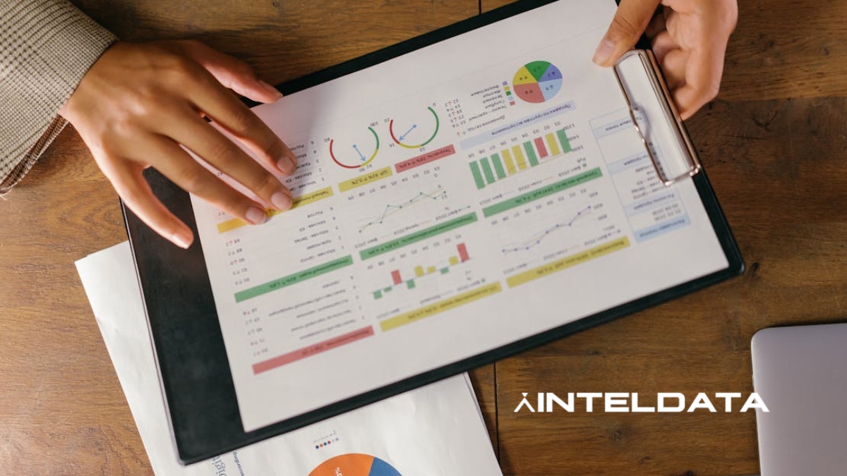 Comparativa: Evaluación Interna vs. Contratación de Terceros - Inteldata